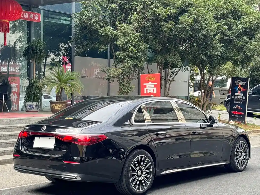 Mercedes-Benz E-Class — миниатюра 8