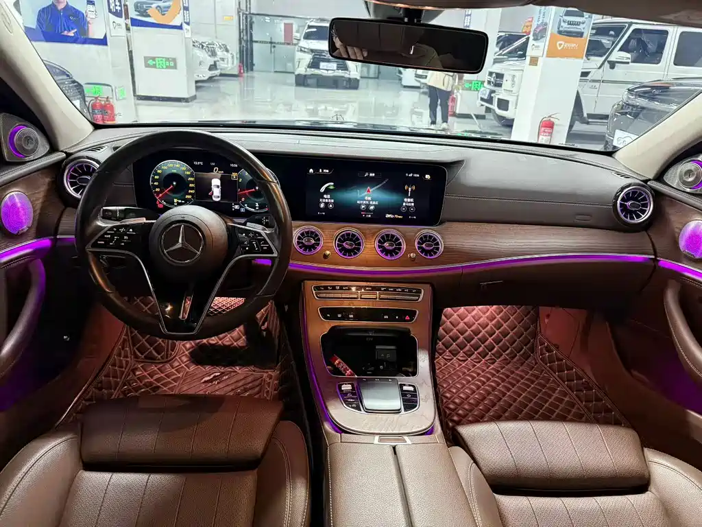 Mercedes-Benz E-Class — миниатюра 8