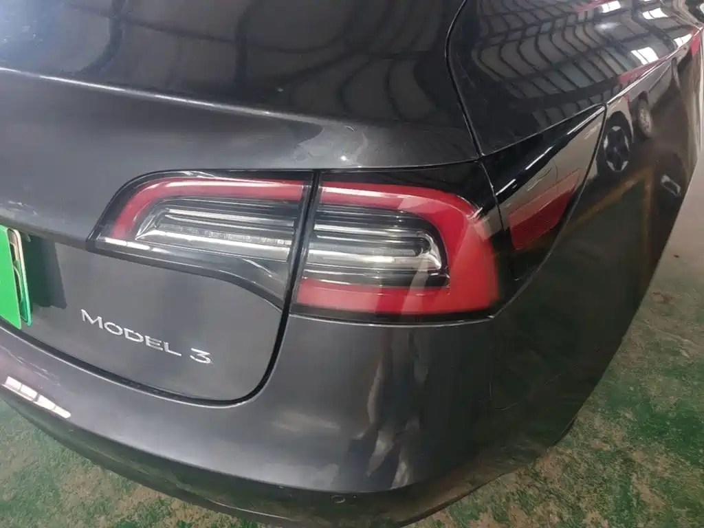 Tesla Model 3 — миниатюра 8