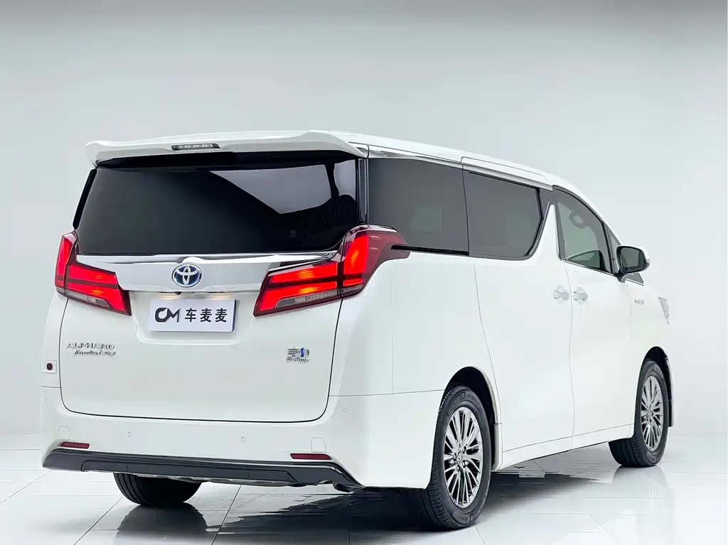 Toyota Alphard — миниатюра 3