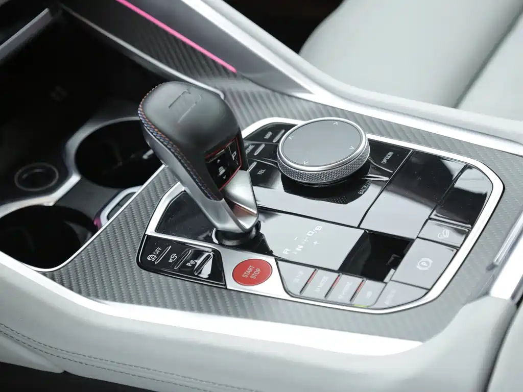 BMW XM — миниатюра 13