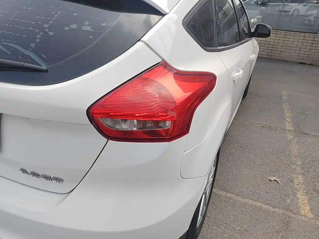 Ford Focus — миниатюра 8