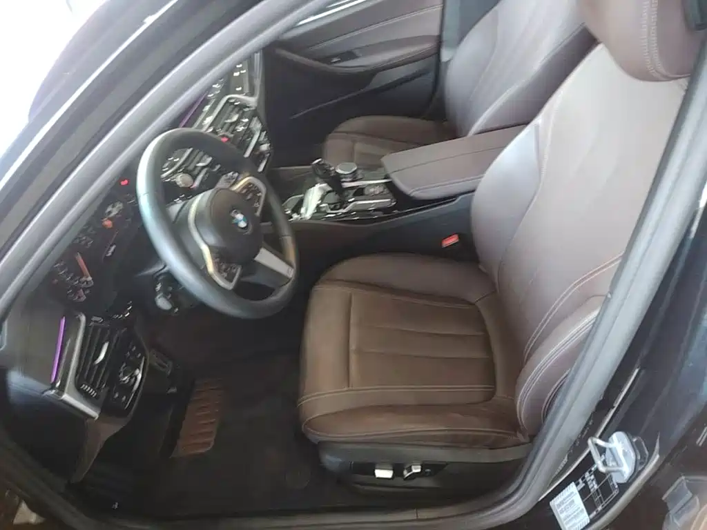 BMW 5 Series — миниатюра 15