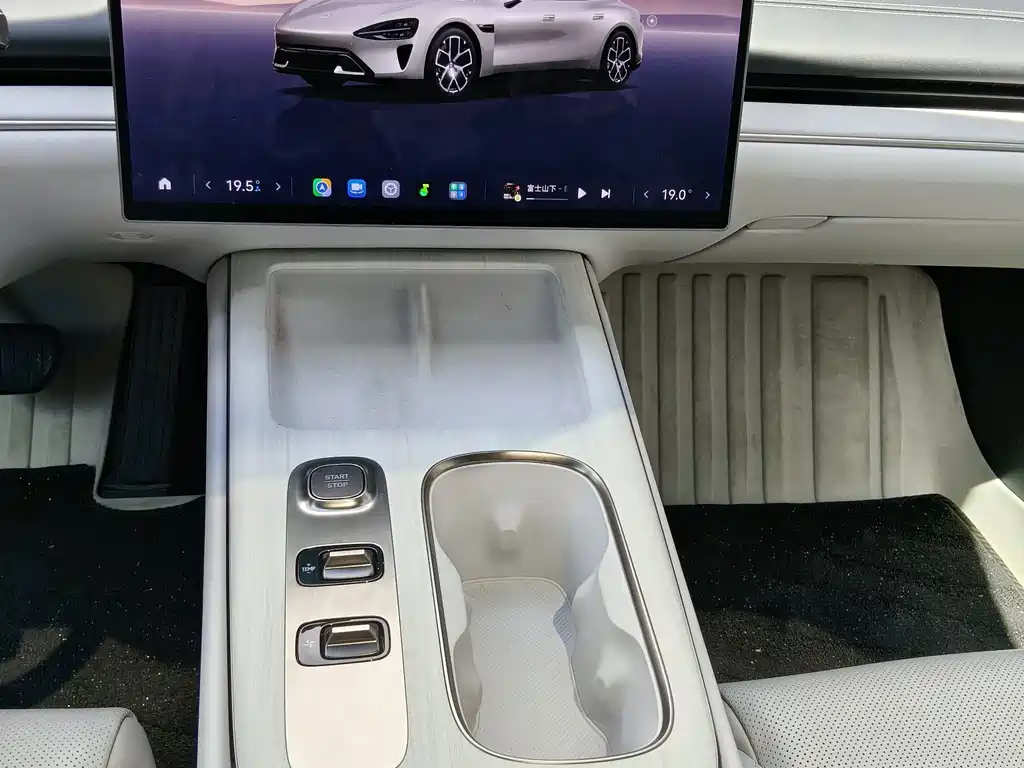 Xiaomi SU7 — миниатюра 12