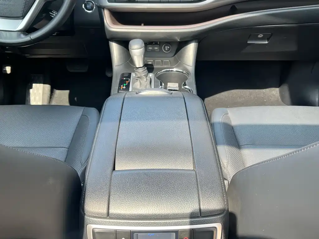 Toyota Highlander — миниатюра 15