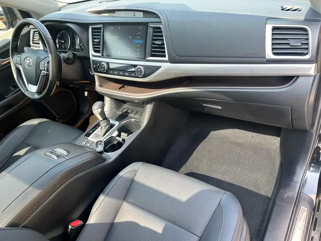Toyota Highlander — миниатюра 12