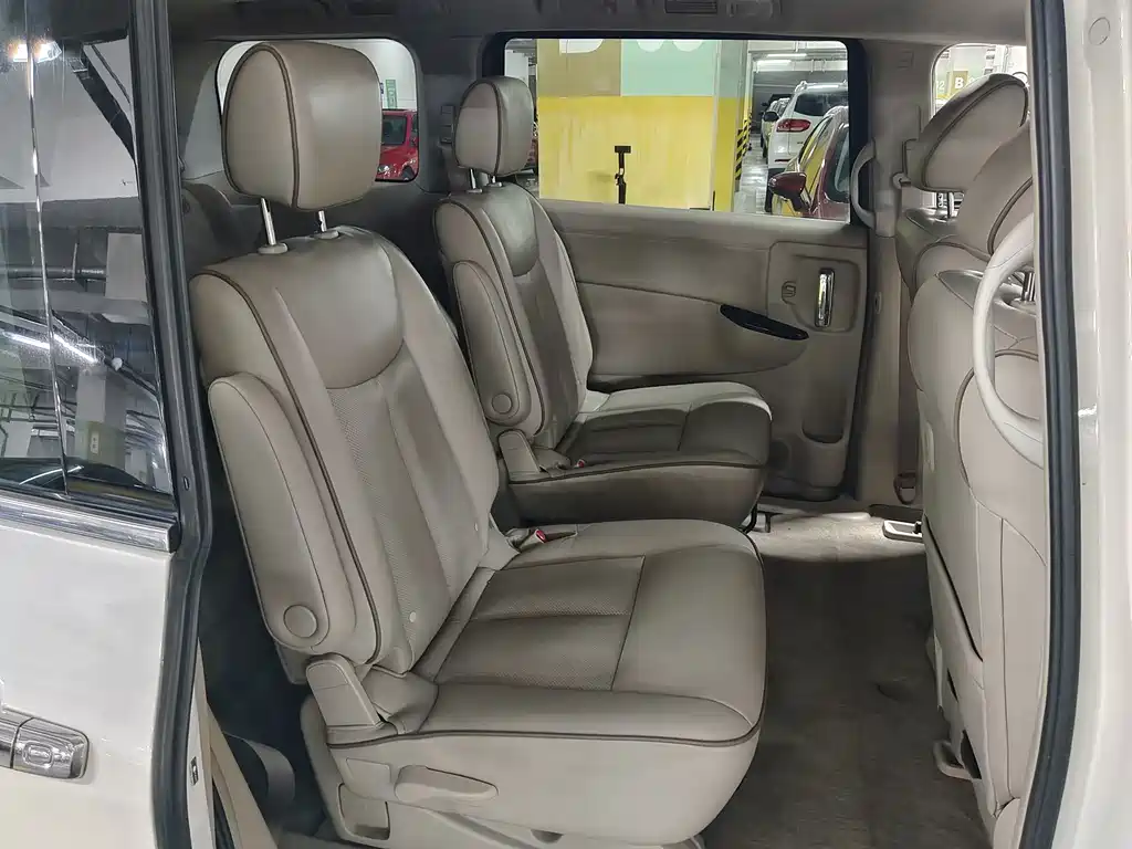 Nissan Quest — миниатюра 10