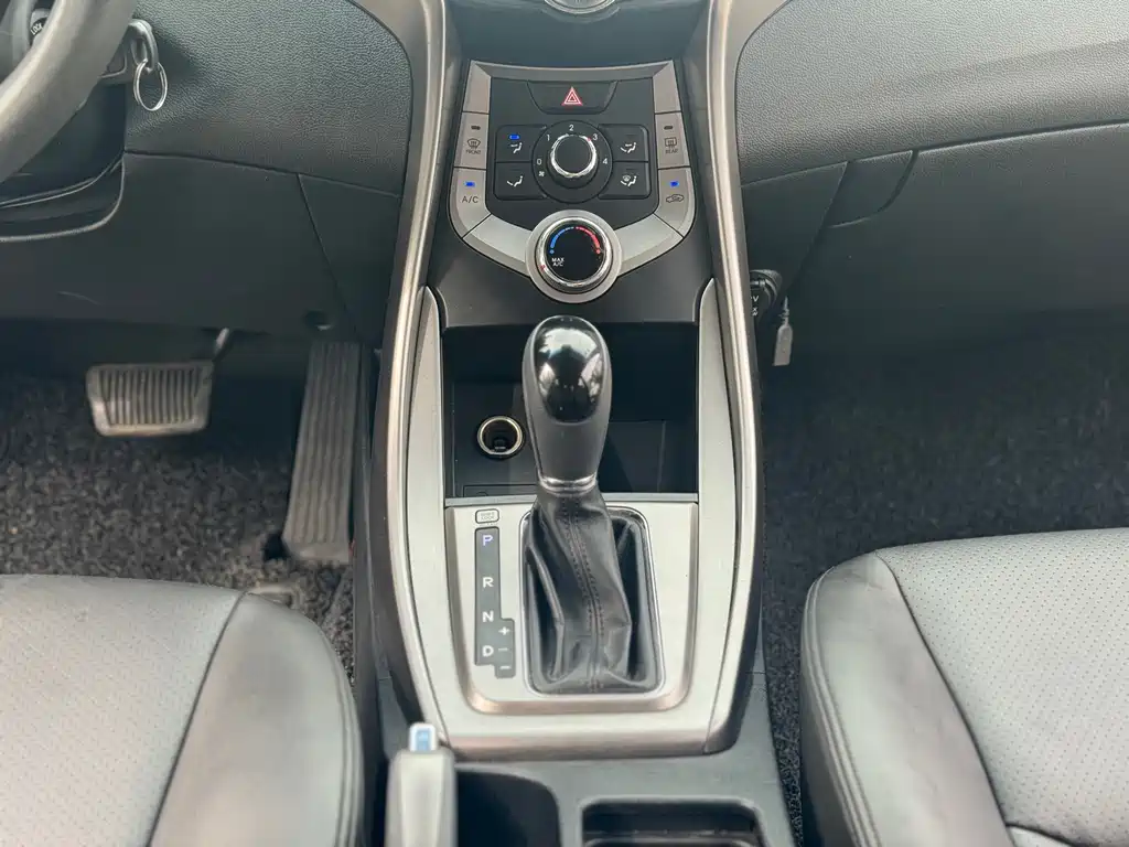 Hyundai Elantra Langdong — миниатюра 4