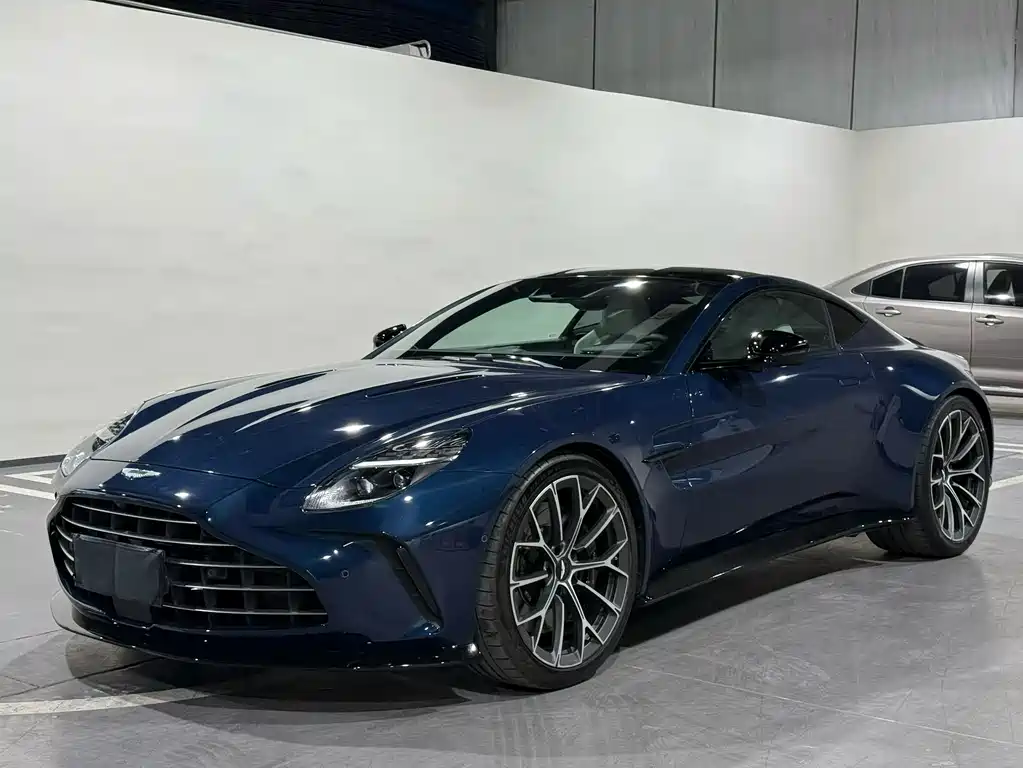 Aston Martin V8 Vantage 2024