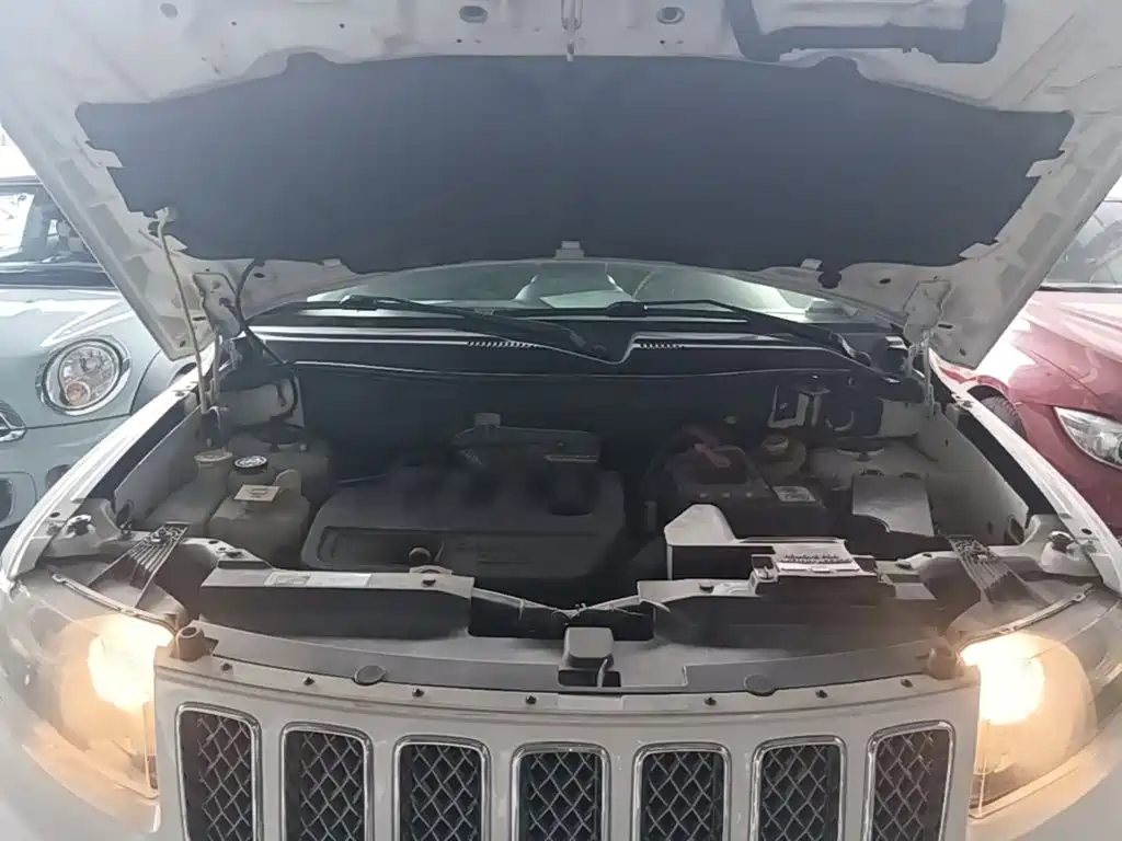 Jeep Compass (Import) — миниатюра 20