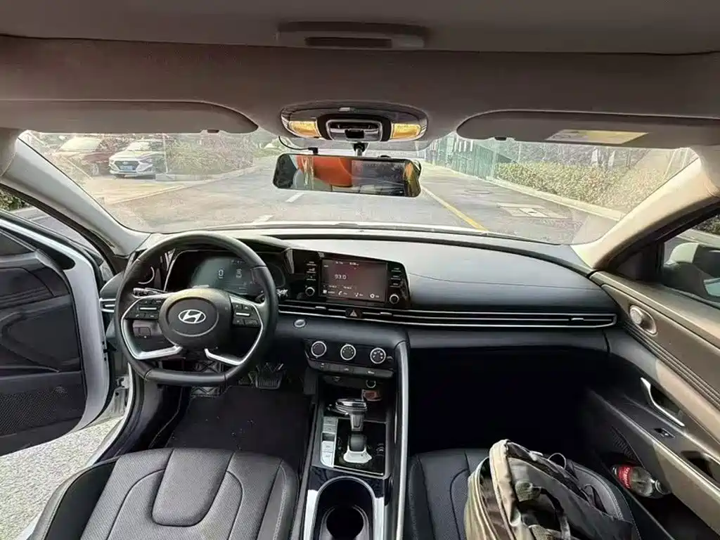 Hyundai Elantra — миниатюра 14