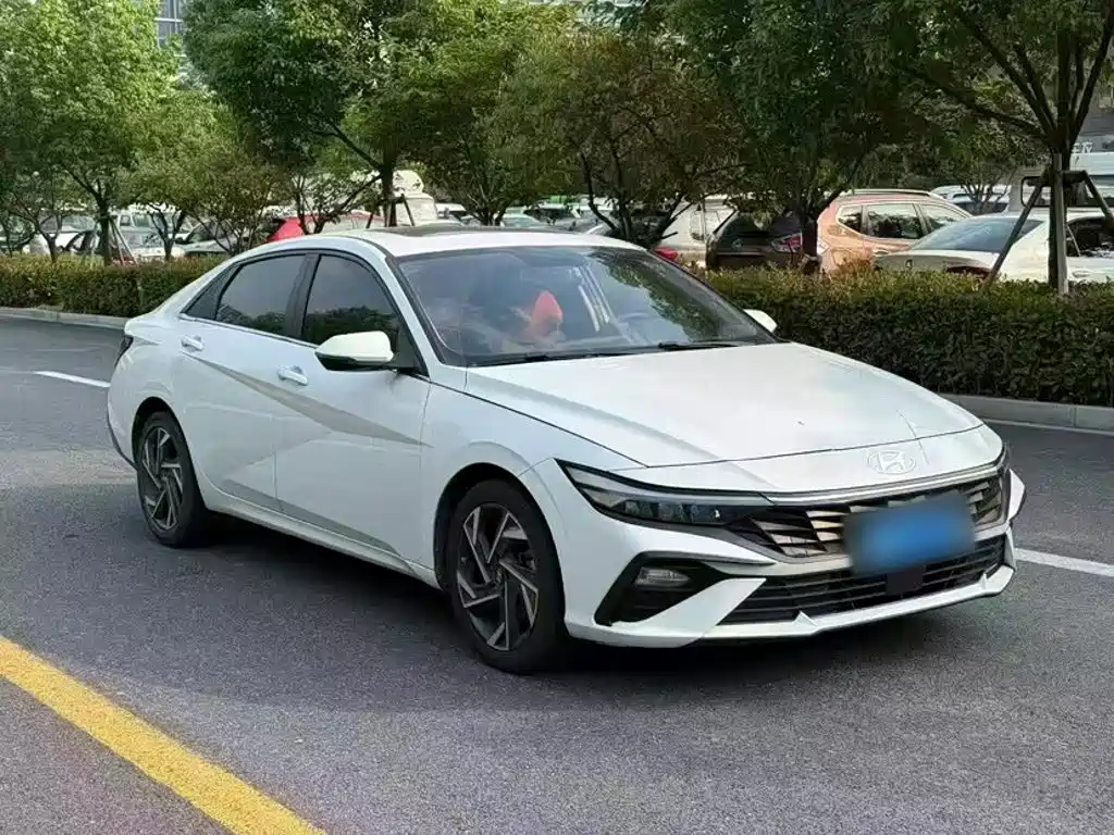 Hyundai Elantra — миниатюра 9