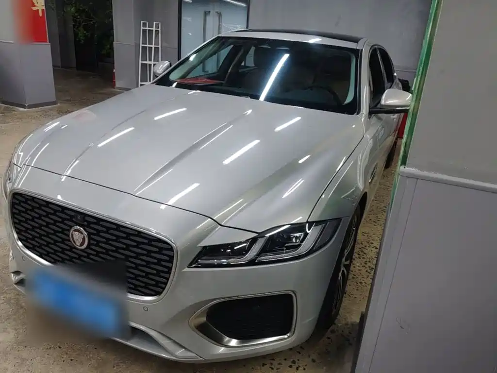 Jaguar XFL — миниатюра 2