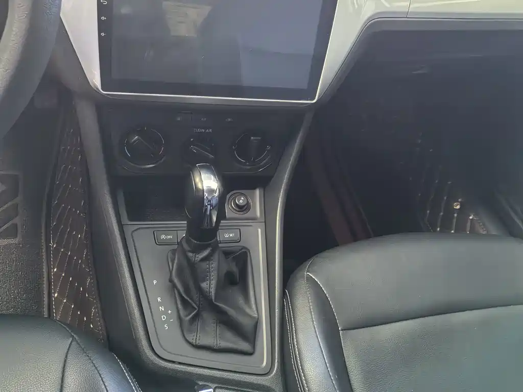 Volkswagen Lavida — миниатюра 9