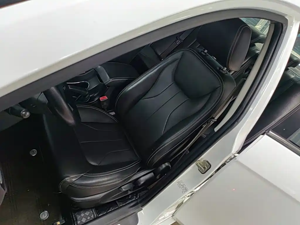Geely Emgrand — миниатюра 15
