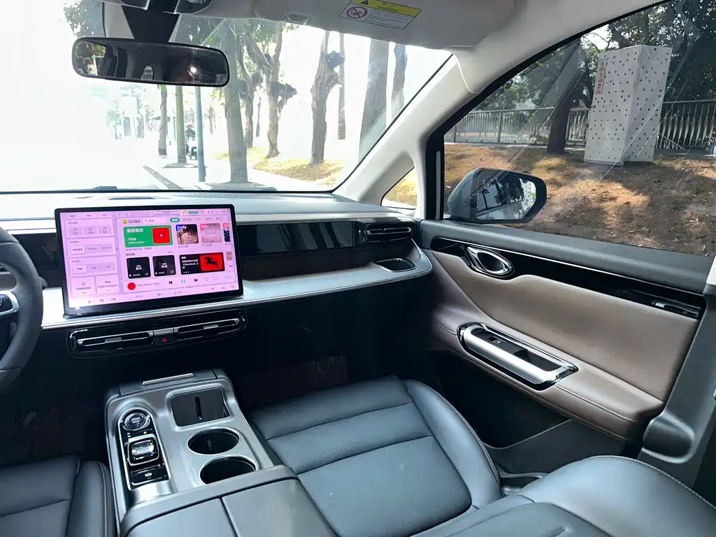 GAC TRUMPCHI E8 NEW ENERGY