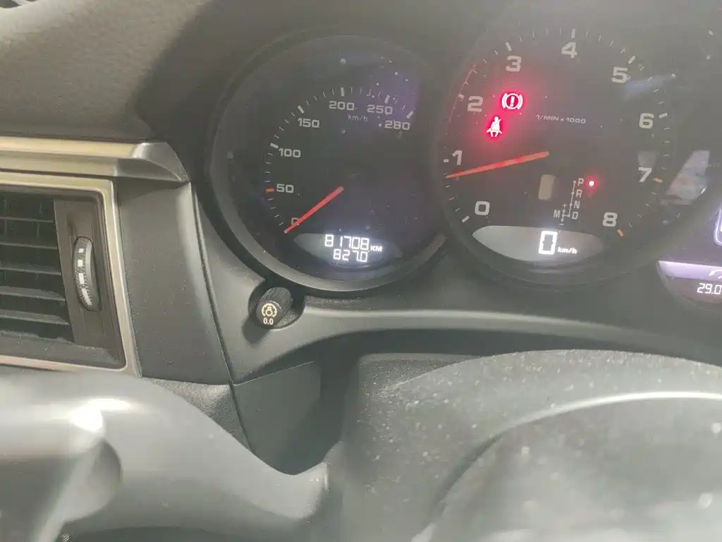 Porsche Macan — миниатюра 9