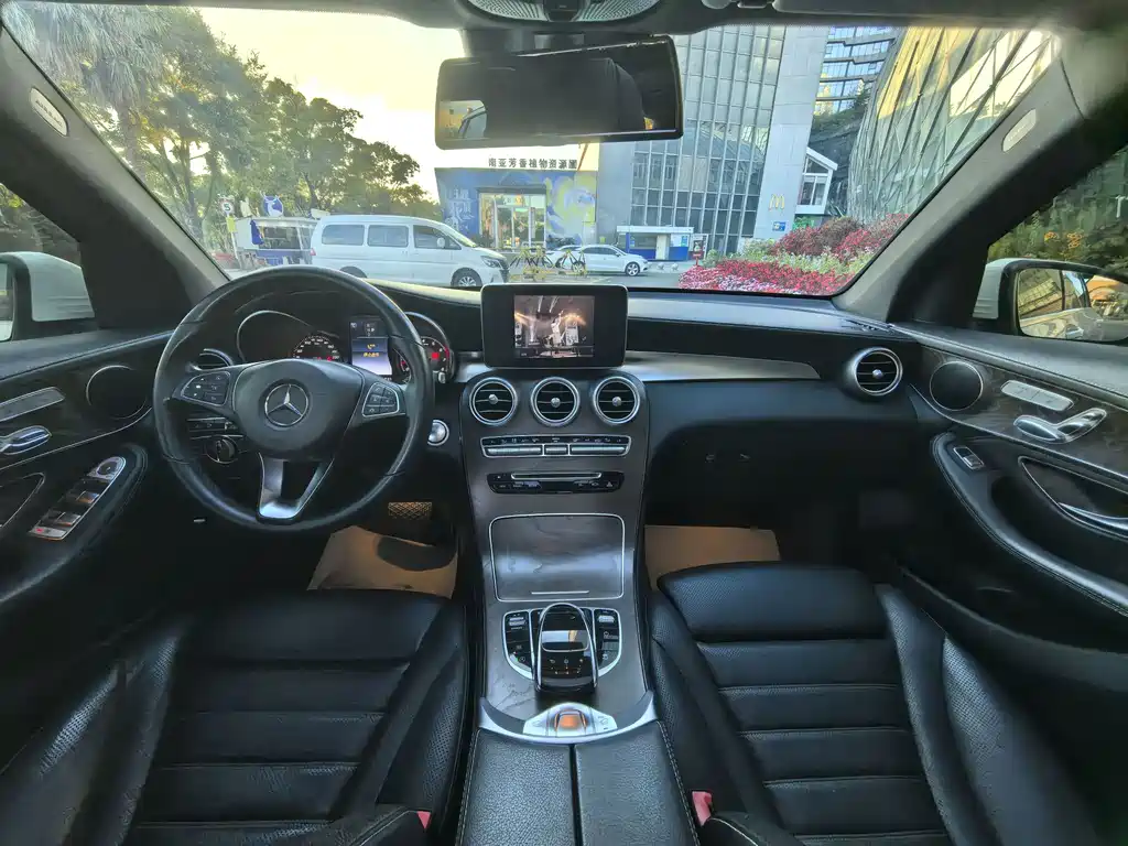 Mercedes-Benz GLC — миниатюра 5