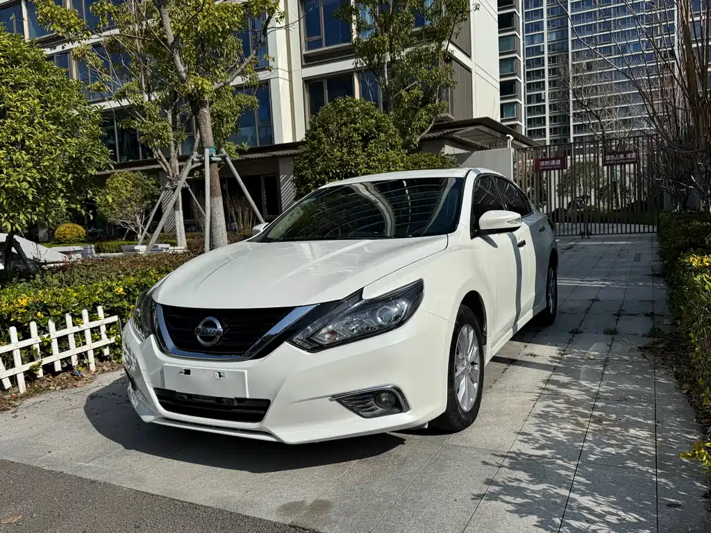 NISSAN TEANA
