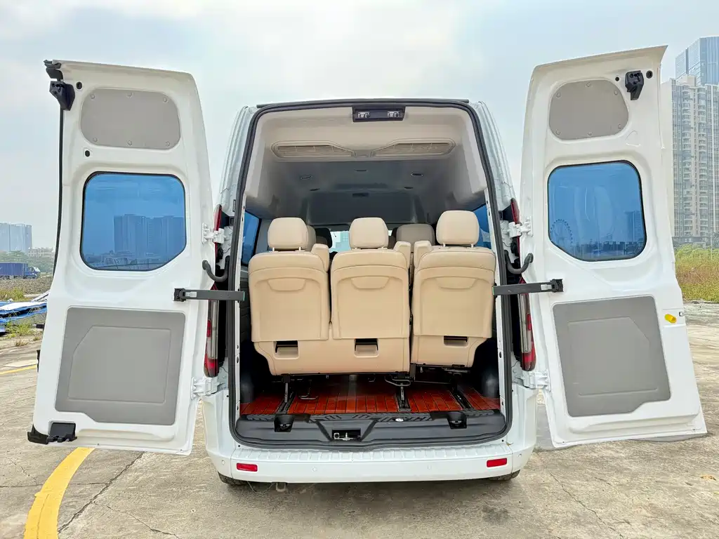 Ford Transit 2023 2.0T MT 7/8/9 мест