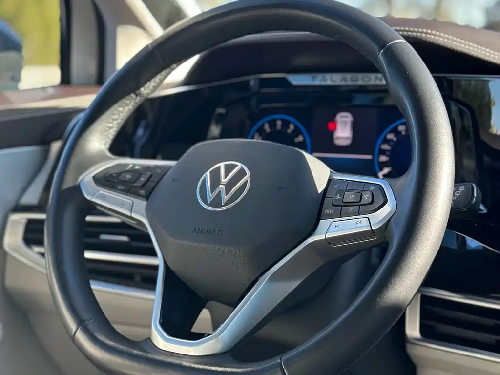 Volkswagen Viloran 2022 530TSI Flagship Pro 6 мест