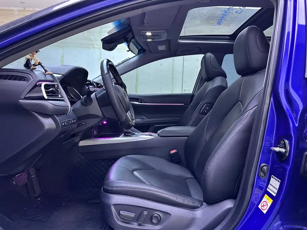 Toyota Camry — миниатюра 8