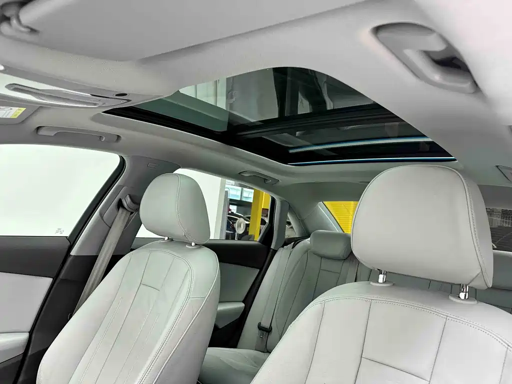 Audi A4L — миниатюра 13