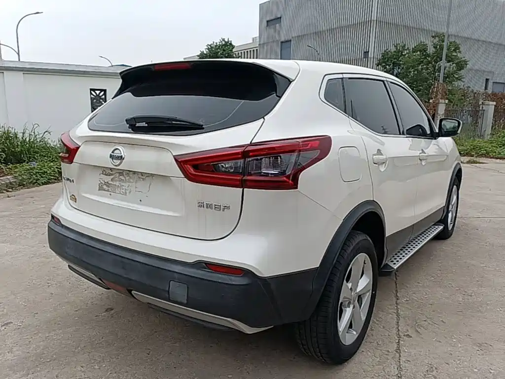 Nissan Qashqai — миниатюра 7