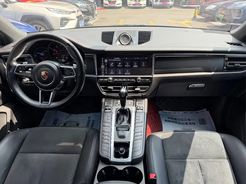 Porsche Macan — миниатюра 16
