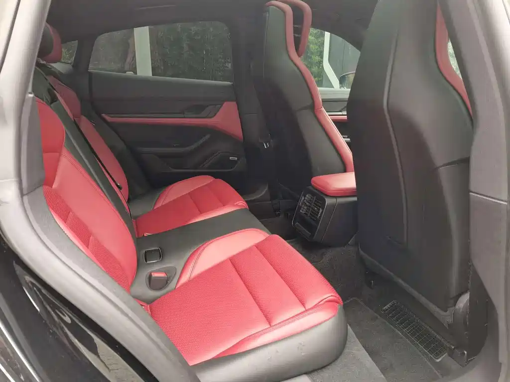 Porsche Taycan — миниатюра 11