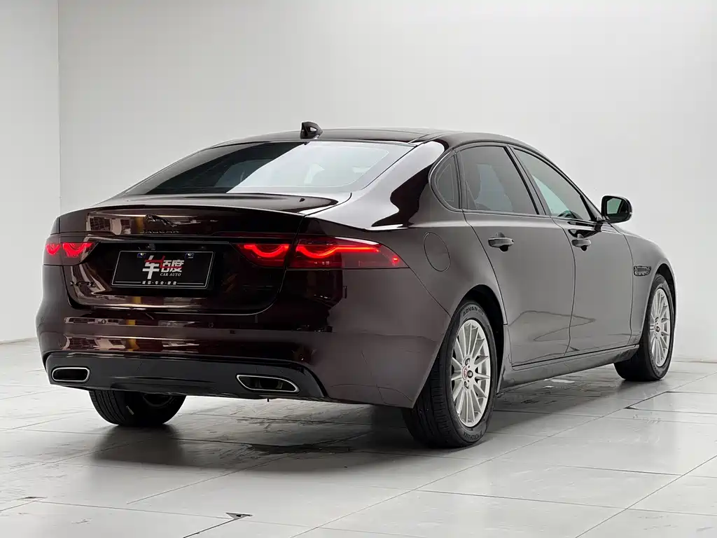 Jaguar XFL — миниатюра 4
