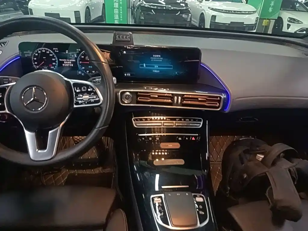 Mercedes-Benz EQC — миниатюра 13
