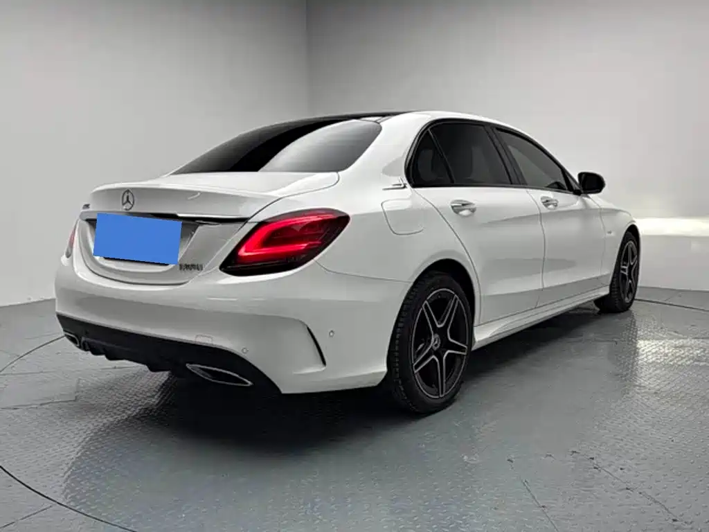 Mercedes-Benz C-Class — миниатюра 6