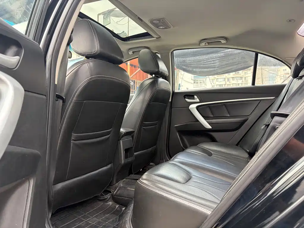Geely Emgrand — миниатюра 8