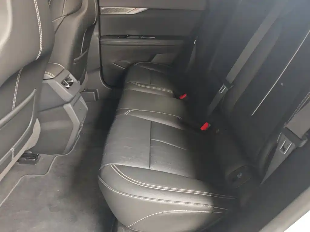 Cadillac IQ — миниатюра 17