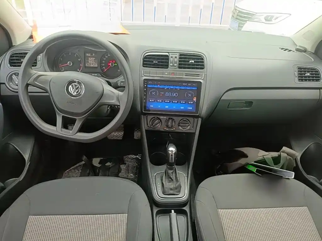 Volkswagen Polo — миниатюра 10