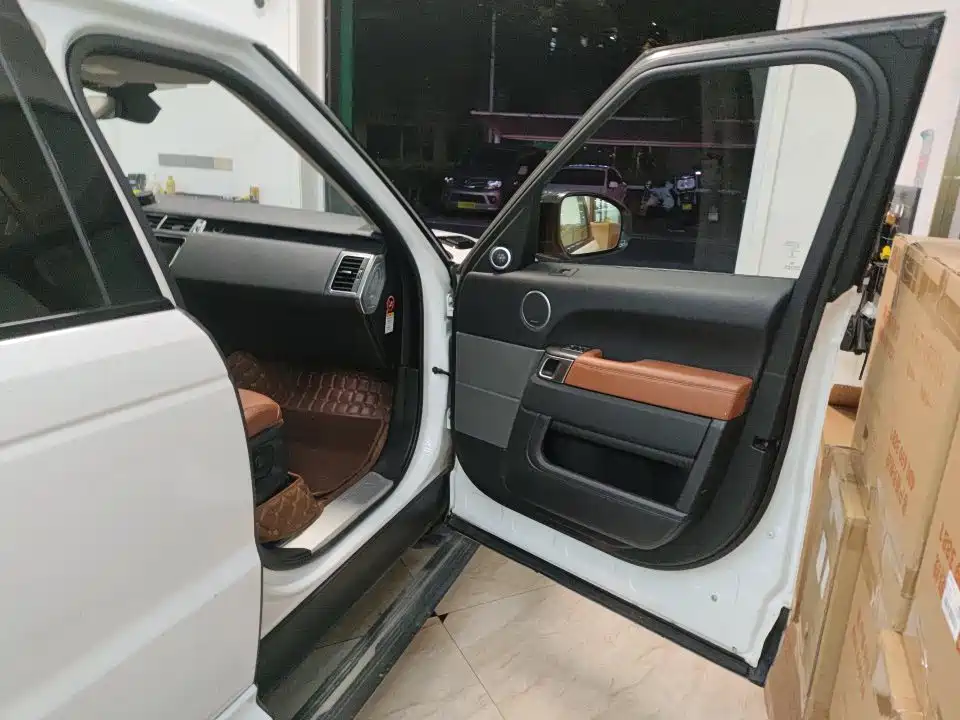 Land Rover Sport — миниатюра 6
