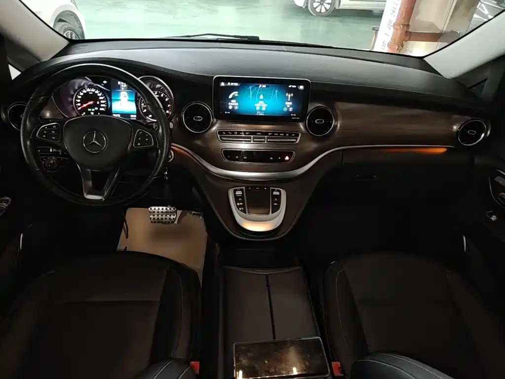 Mercedes-Benz V-Class — миниатюра 10