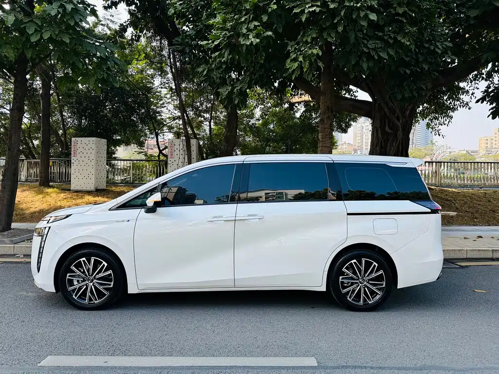 GAC TRUMPCHI E8 NEW ENERGY