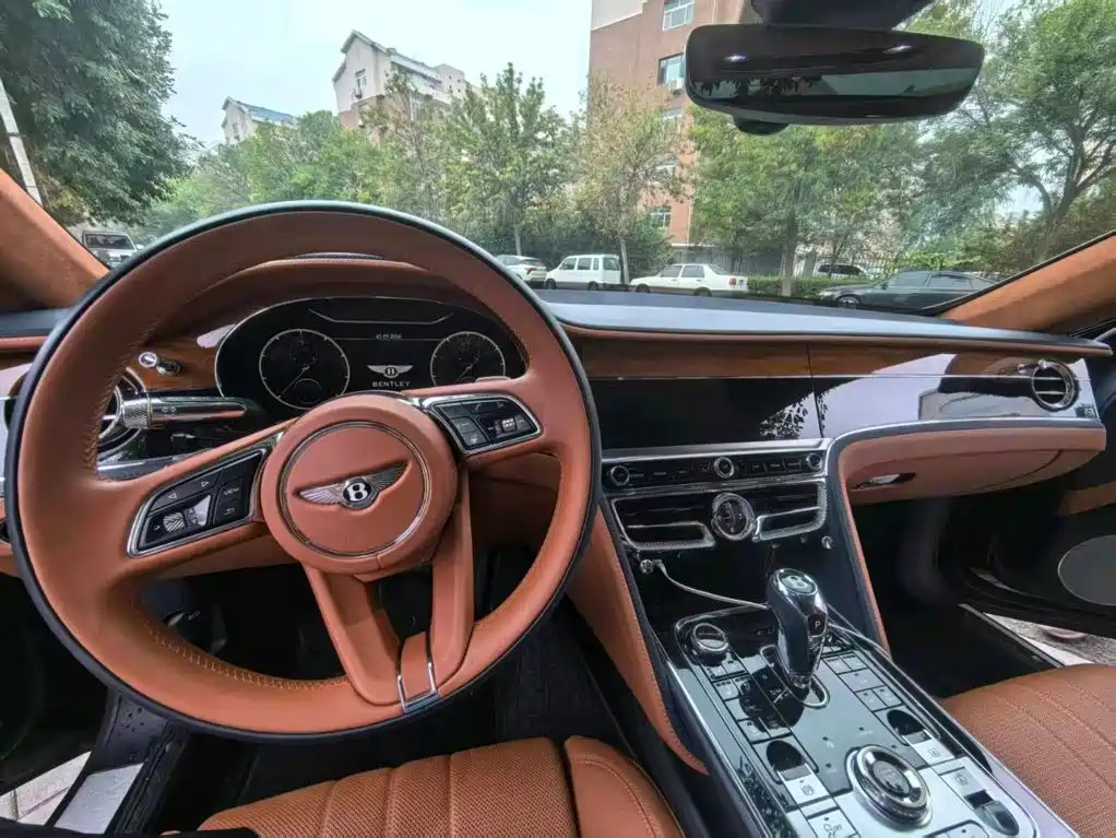 Bentley Flying Spur — миниатюра 5