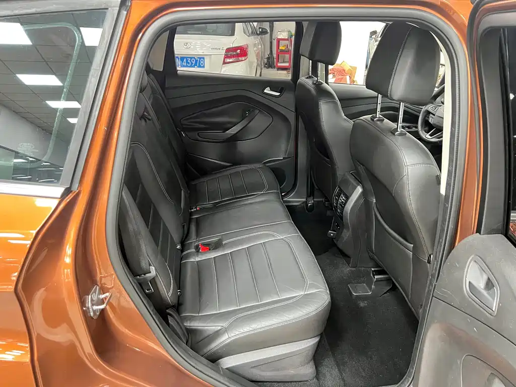Ford Kuga — миниатюра 11