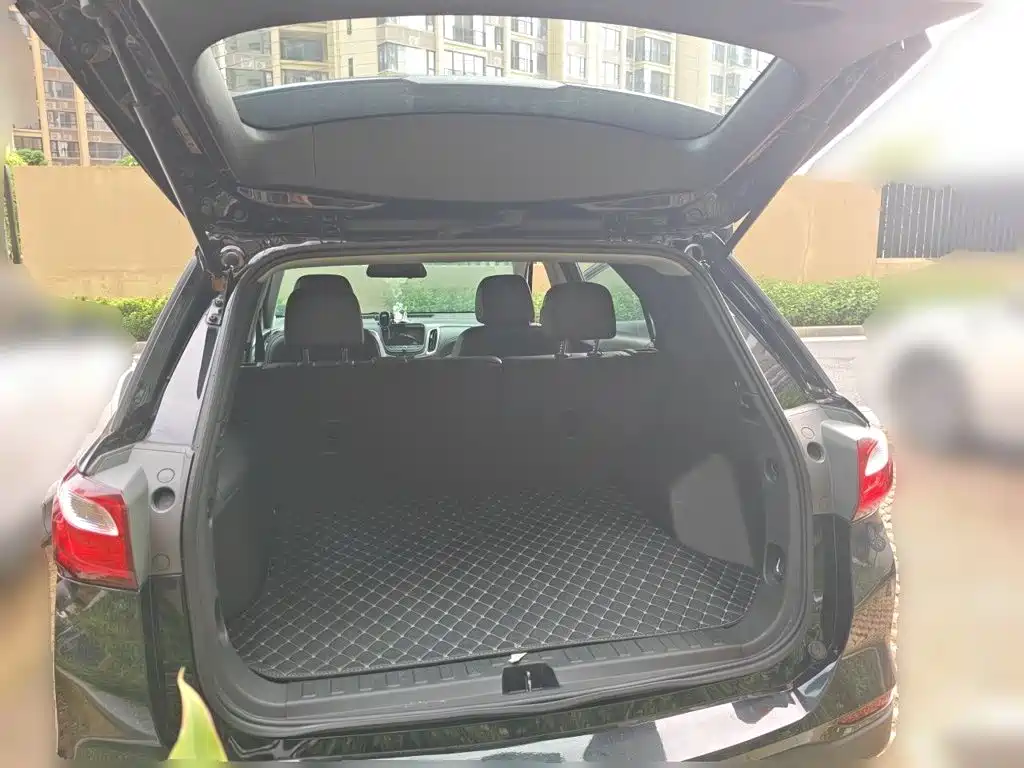 Chevrolet Equinox — миниатюра 15
