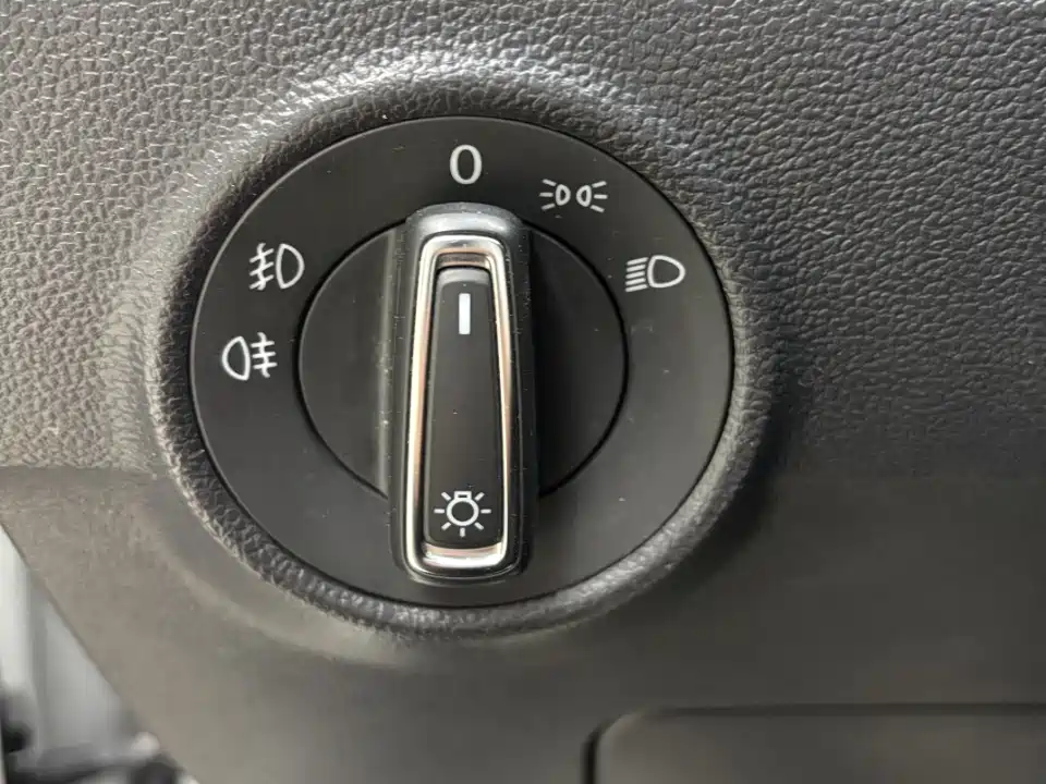 VOLKSWAGEN T ROC EXPLORING SONGS