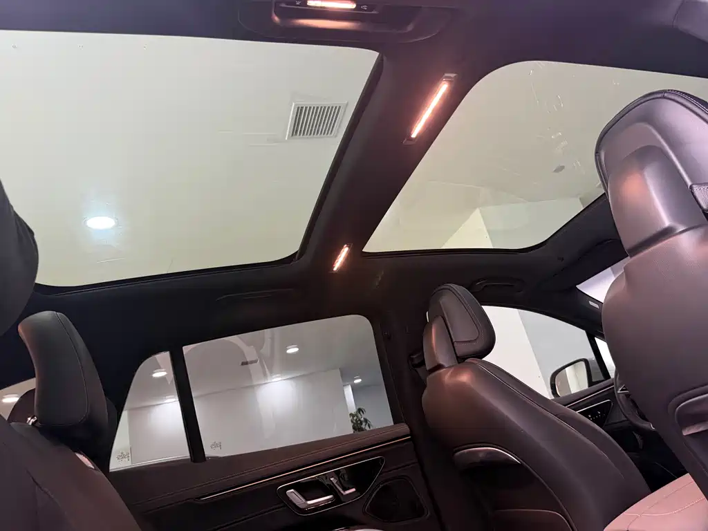 Mercedes-Benz EQS SUV — миниатюра 11