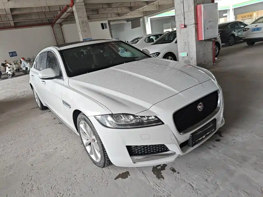 Jaguar XFL — миниатюра 4