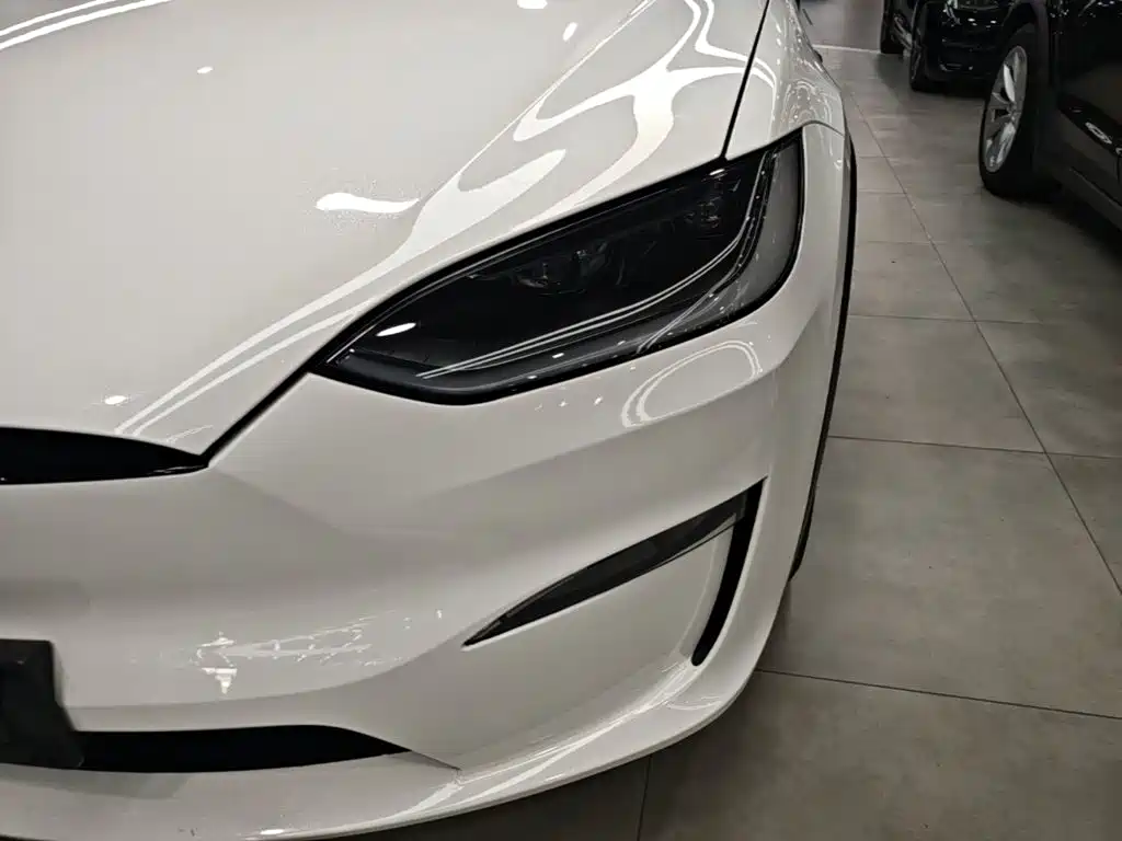 Tesla Model X — миниатюра 18