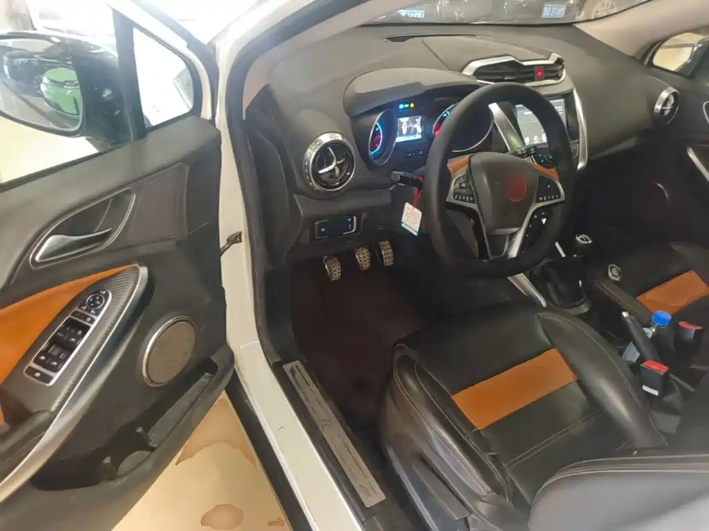 BYD Yuan — миниатюра 16