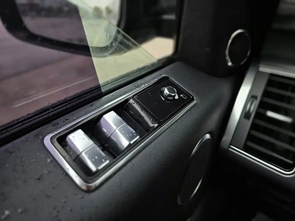 Land Rover Sport — миниатюра 14