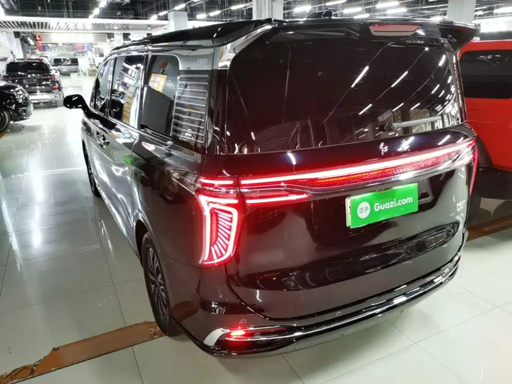 Hongqi Hongqi HQ9 PHEV — миниатюра 5