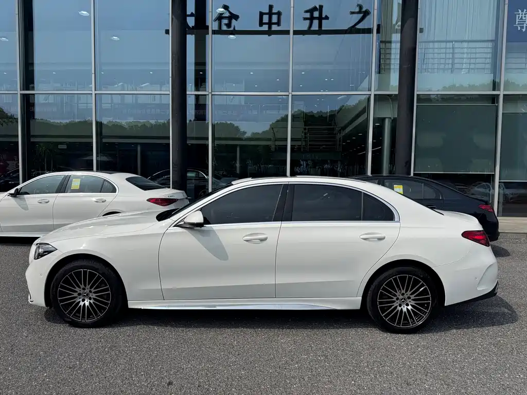 Mercedes-Benz C-Class — миниатюра 7